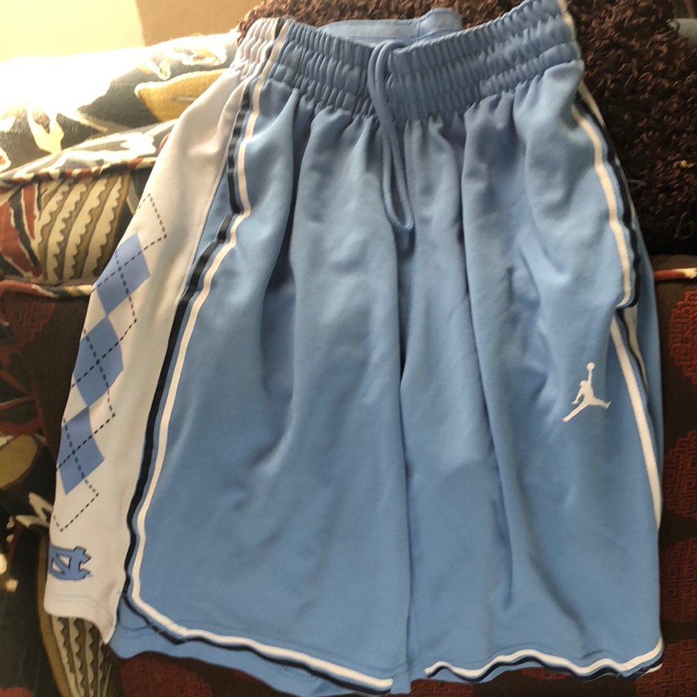 Boys large Jordon UNC shorts